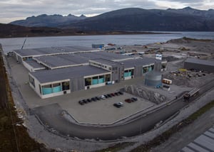 Flyfoto av Arctic Seafarms landbaserte anlegg på Nesna