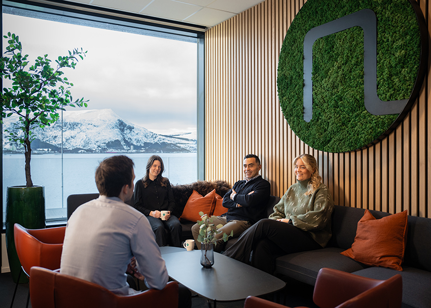 Norwegian Greentech-people talking-coffee-break Norwegian Greentech-people talking-coffee-break